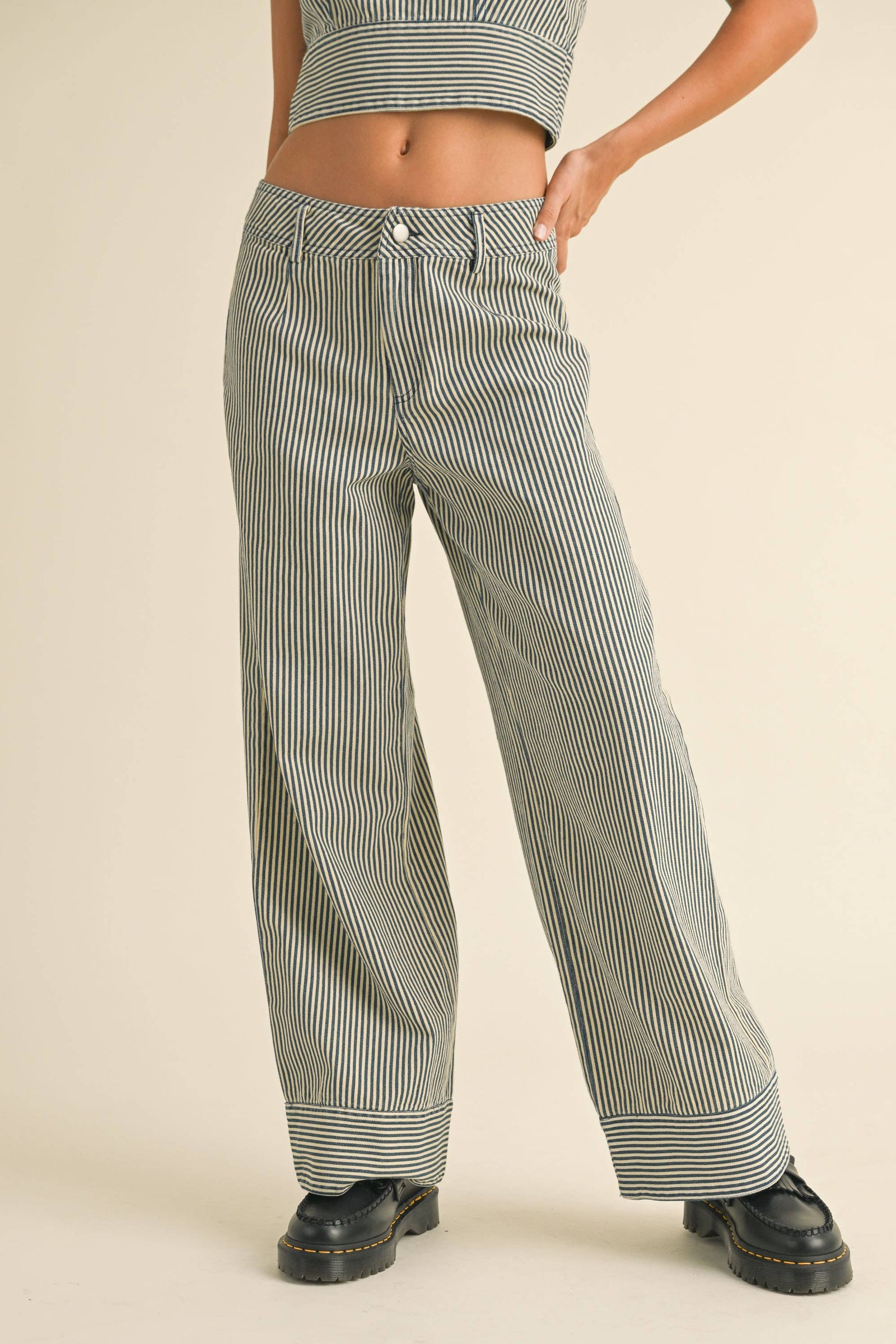 BLUE STRIPED PATTERN PANTS