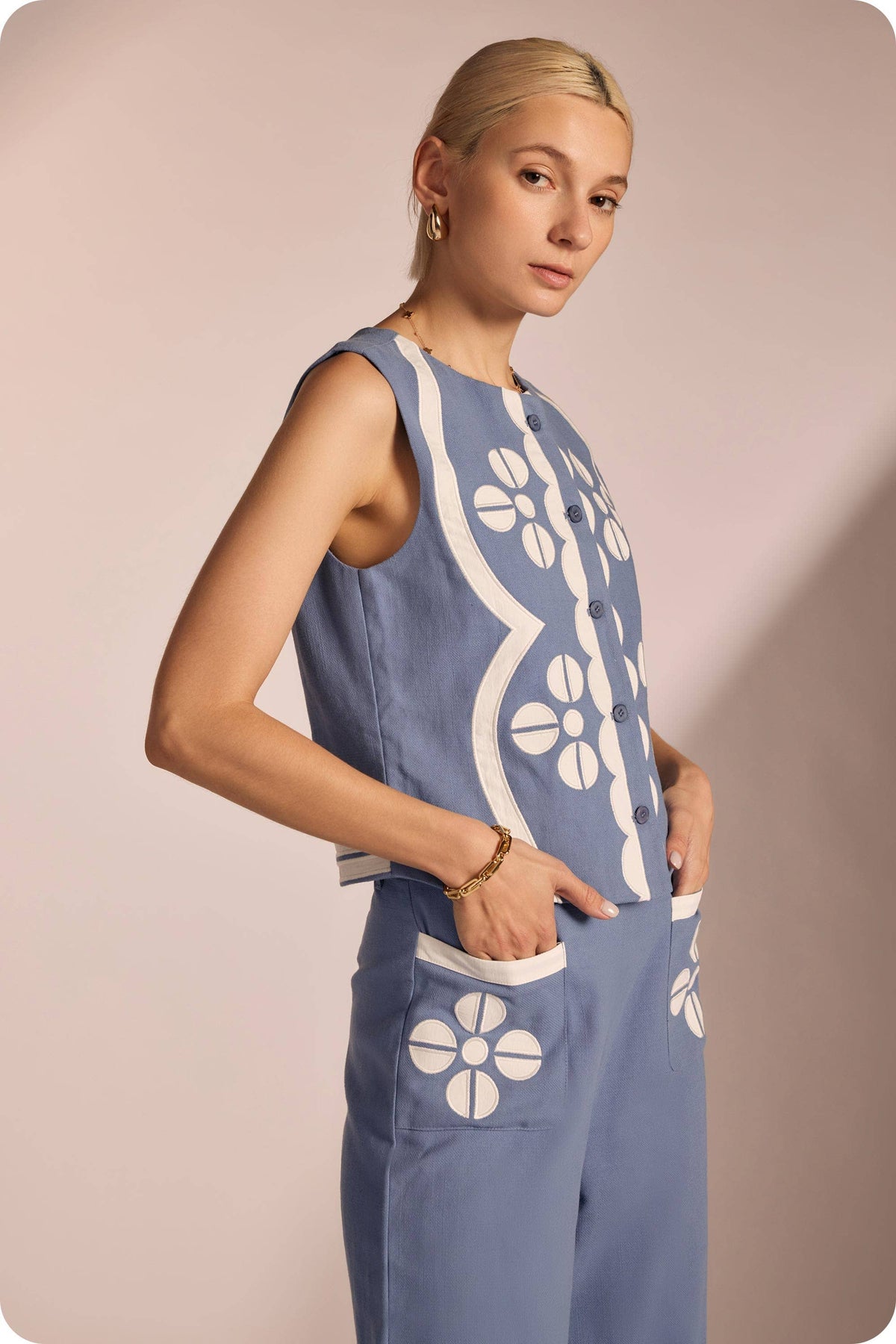 Contrast Embroidery Pants