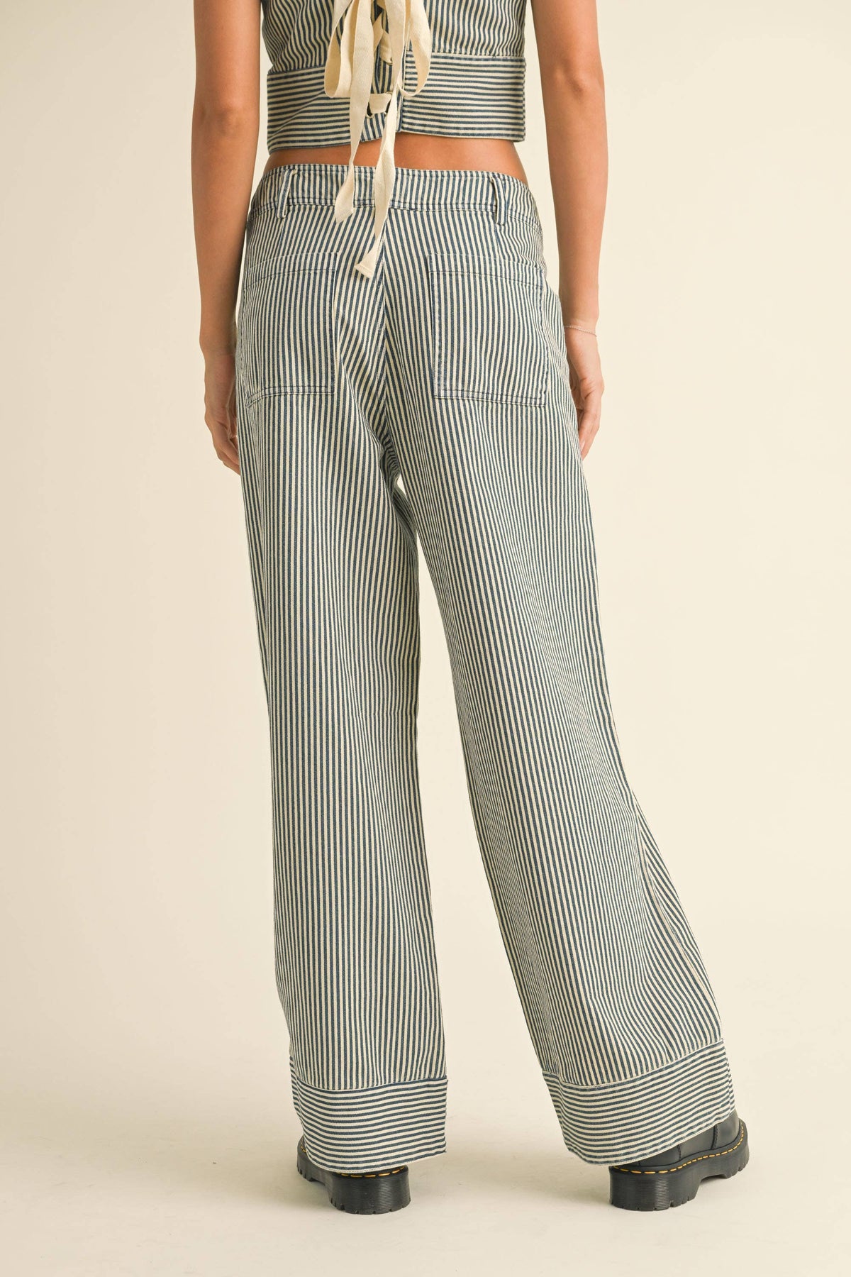 BLUE STRIPED PATTERN PANTS