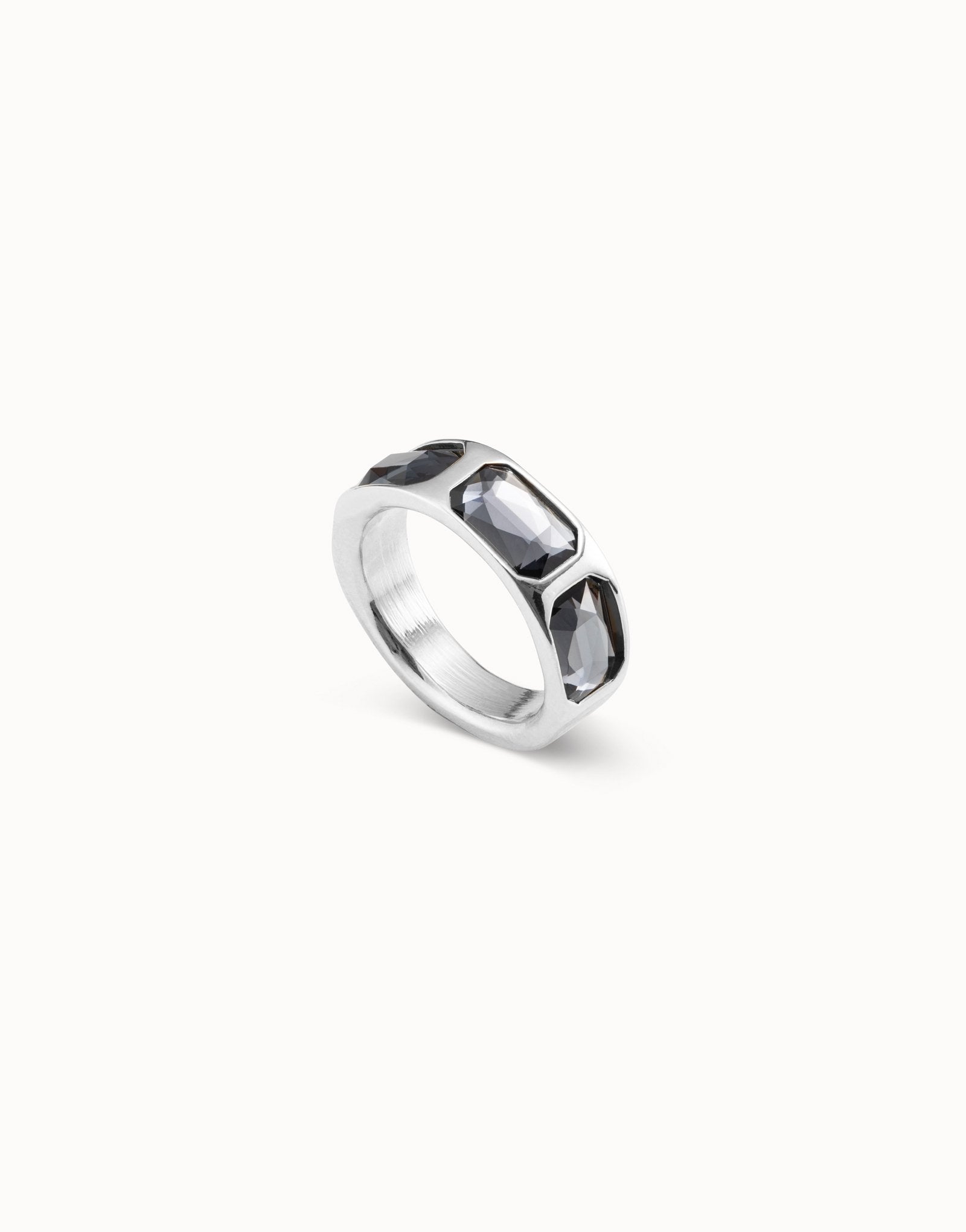 UNODE5O Ring with 3 dark gray crystals