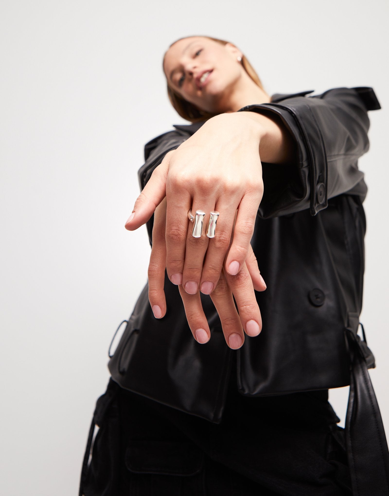 UNODE50 Ring with two vertical tubes