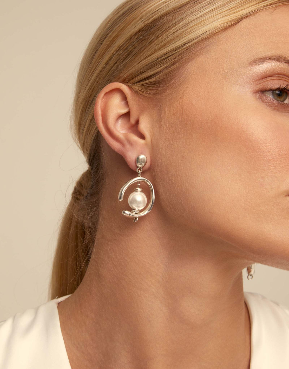 Unode50 InOrbit Pearl Earrings