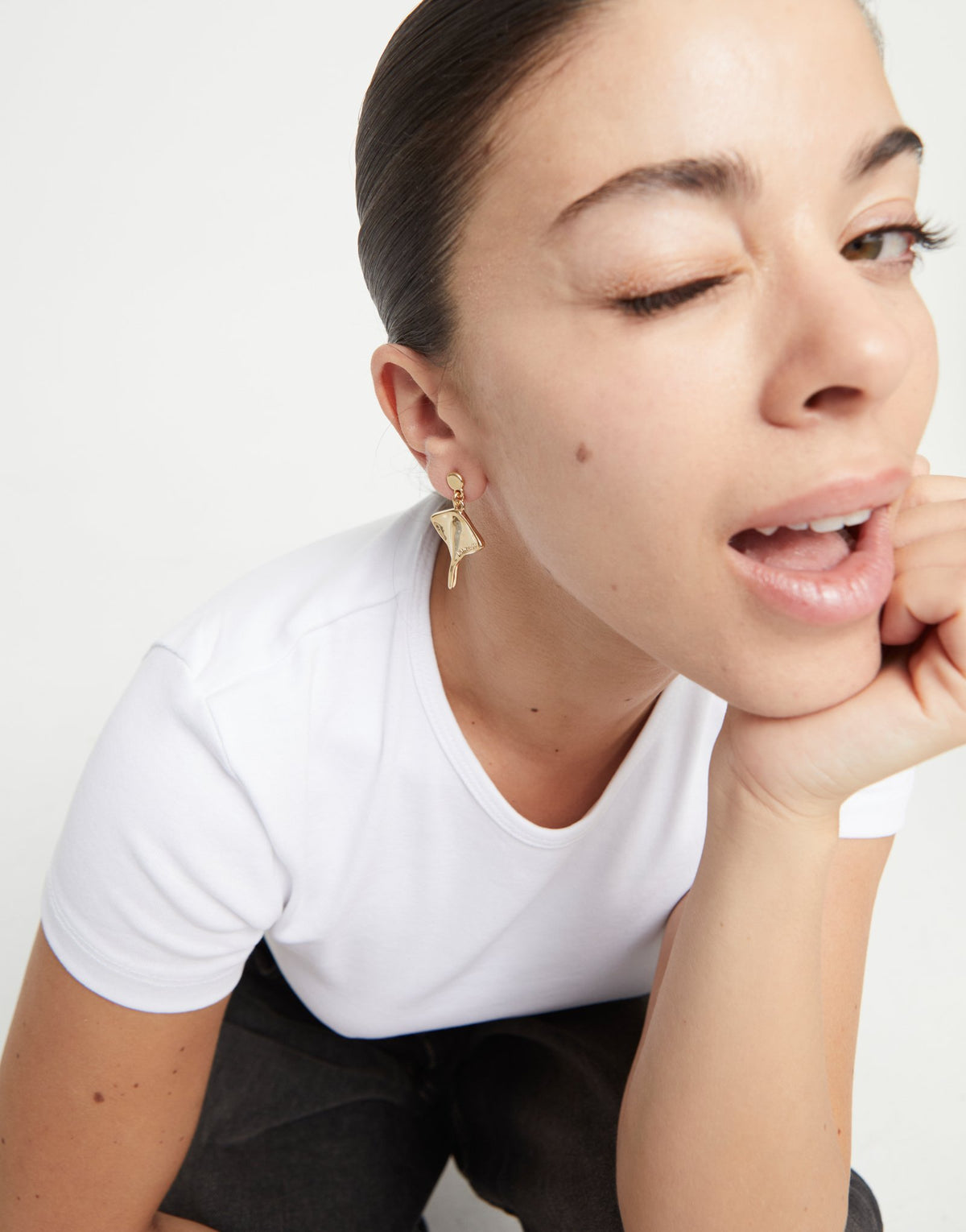 UNODE50 Manta ray-shaped drop earrings