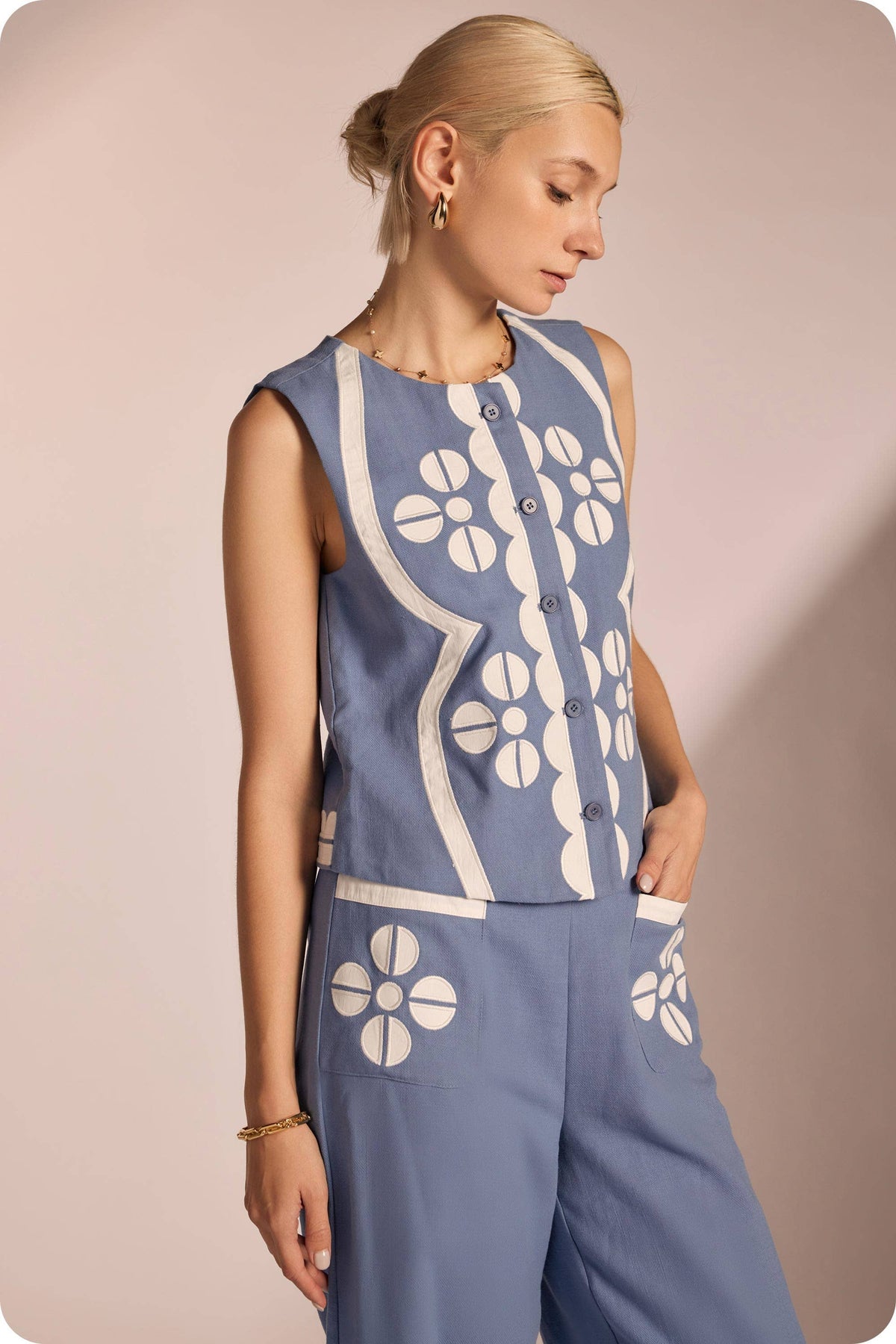 Contrast Embroidery Vest Top