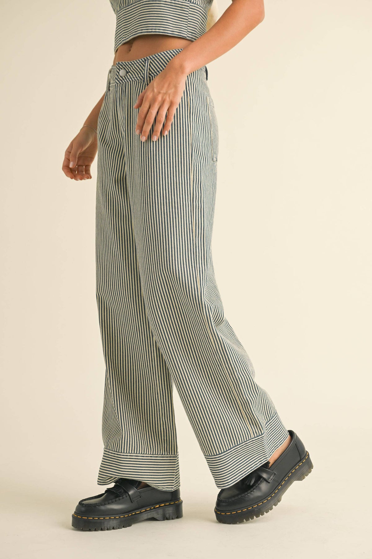 BLUE STRIPED PATTERN PANTS