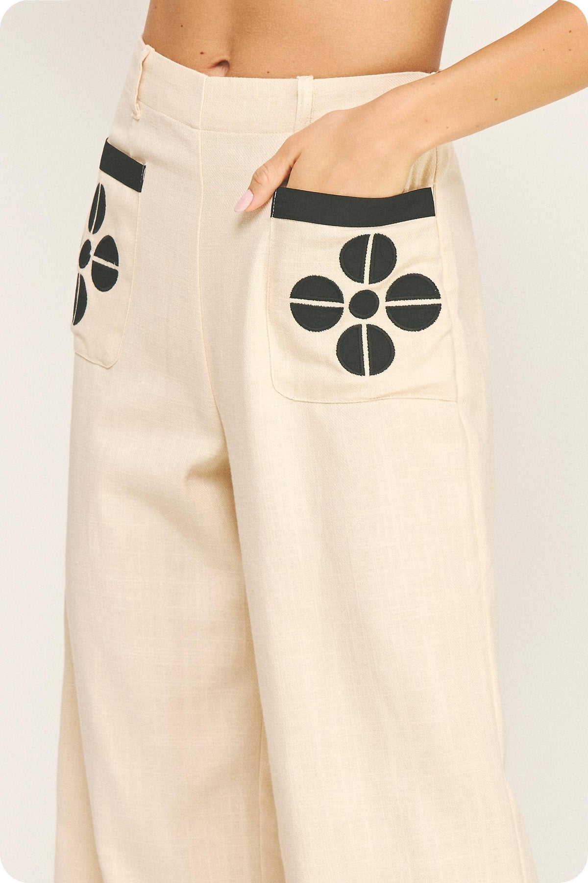 Contrast Embroidery Pants